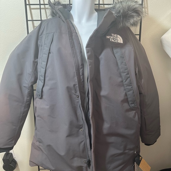 The North Face Charcoal Puffer Jacket - Picture 1 of 4